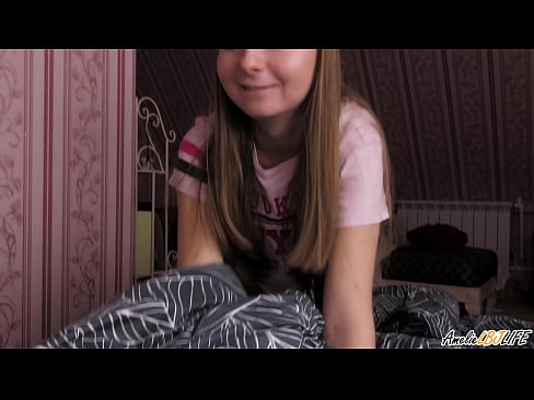 ❤️ Blondie thith thellë BFF-në e saj dhe merr spermë në gojën e saj ❤❌ Video qij tek ne ❌️
